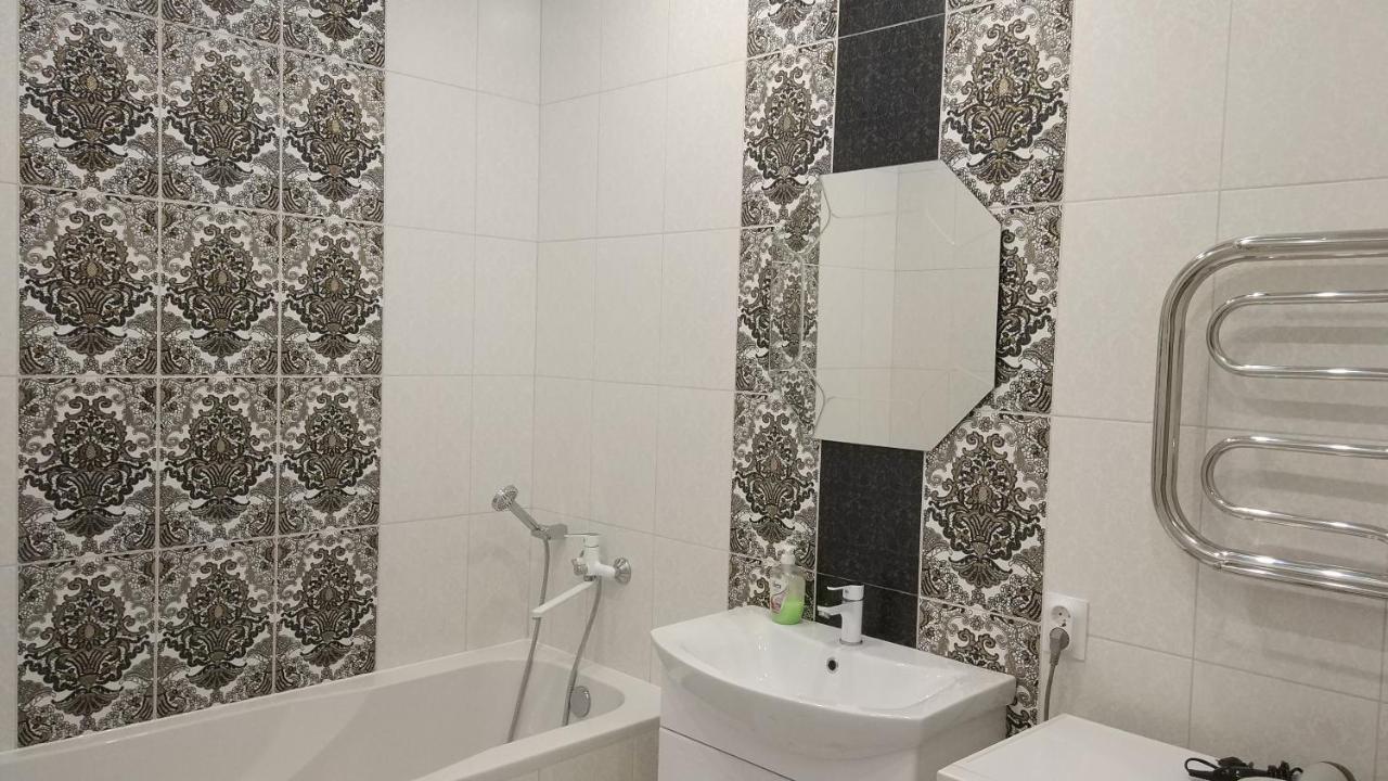 По-Домашнему Уютная Квартира В Новом Доме, Центр!!! Grodno Exteriör bild